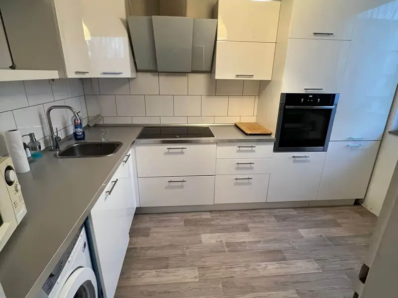 Voll ausgestattete Küche